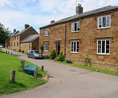 Cottages in North Newington