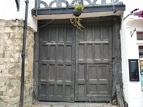 48 Parsons Street, Banbury, carriage entrance