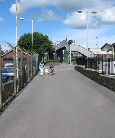 Approach to footbridge over tracks at Chippenham station
