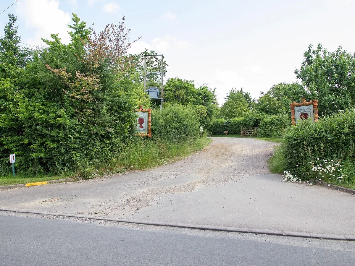 Entrance drive to Whichford Pottery