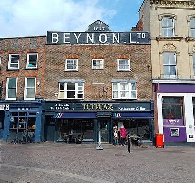 32 Market Place