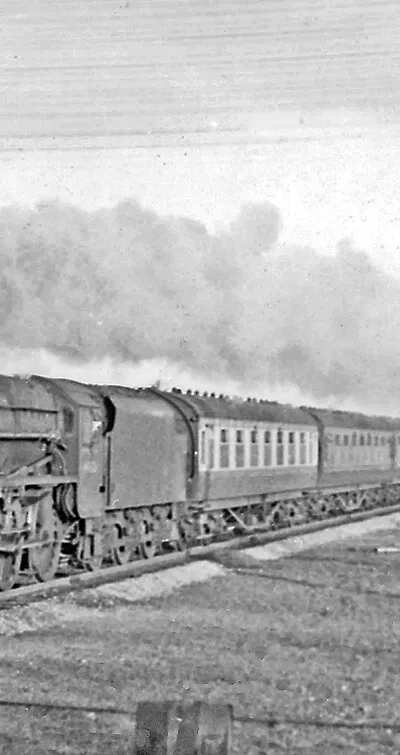 Churchdown: Down relief express to Bristol from Birmingham and the North, 1957