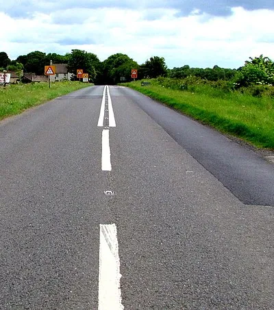 Change in road markings on the A433 towards Cirencester