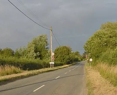 Entrance to Longcot on Fernham Road