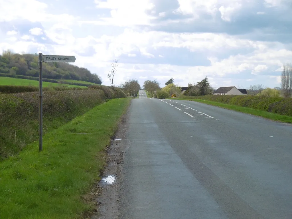 B4123, Tirley