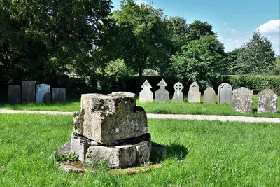 Barcheston, St. Martin's Church: All that remains of a medieval cross