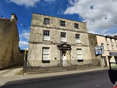 33, Dyer Street (building in Cirencester, Cotswold, Gloucestershire, UK)