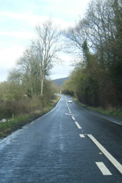 A4173 nearing Upper Wells