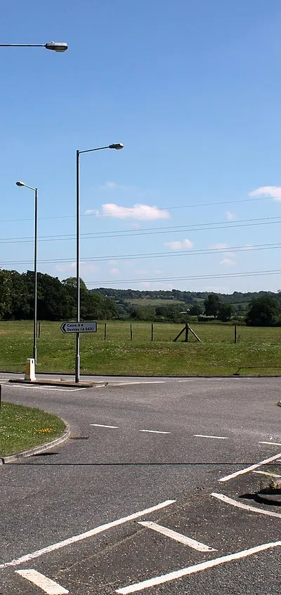 2011 : A4 roundabout at the end of King Henry Drive