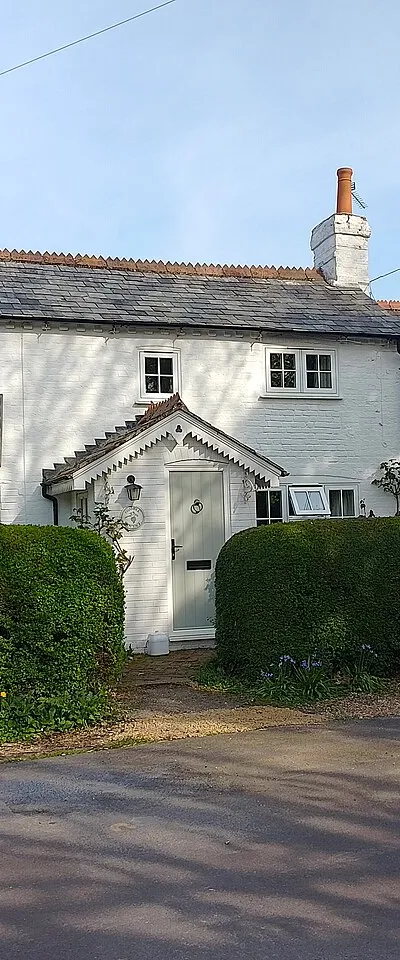 82 Church Road, Stockcross