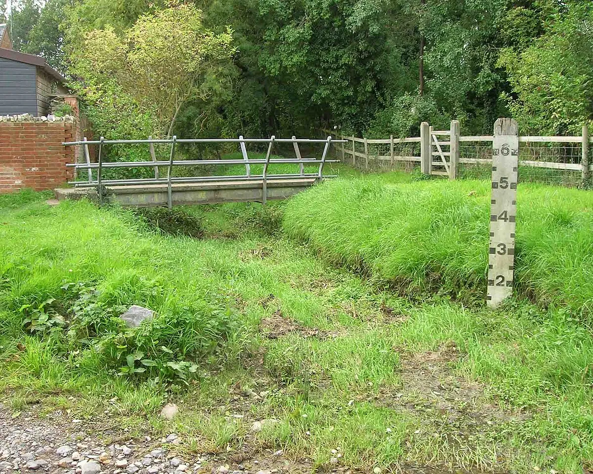 Footbridge and depth post at Pillerton Hersey ford