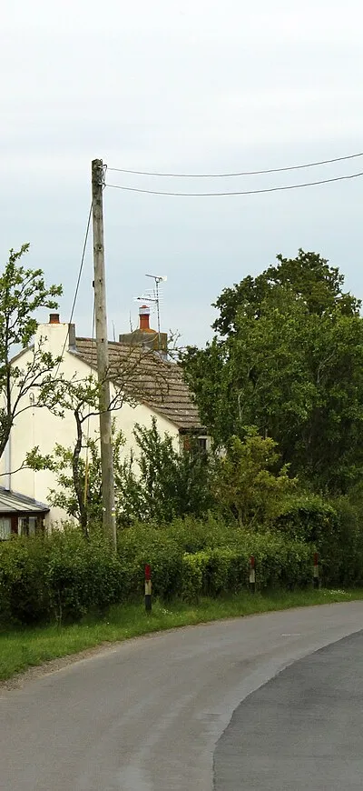 2011 : Minor road passing Common Farm
