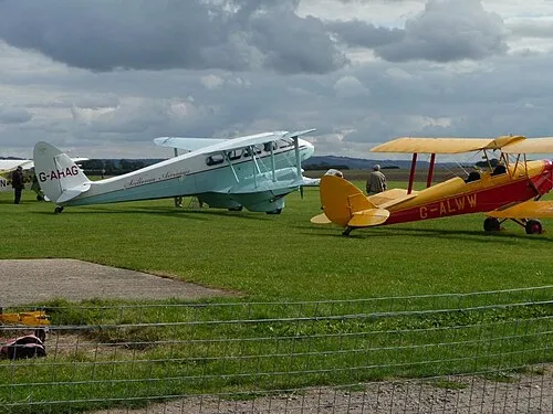 Biplanes at Bidford Airfield