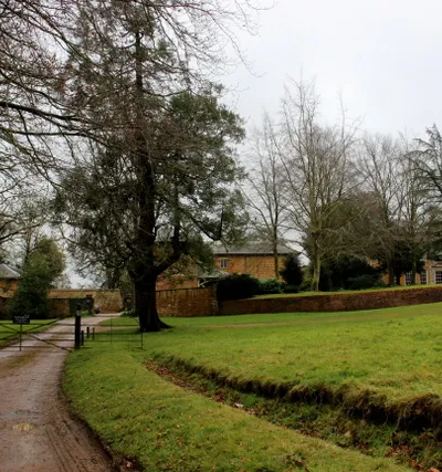 Drive to Farnborough Hall
