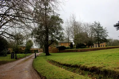 Drive to Farnborough Hall
