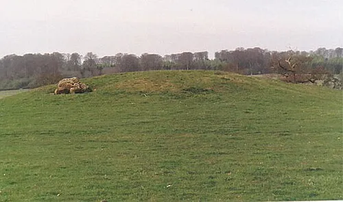 Lodge Park Long Barrow This is a beautiful mostly untouched Long Barrow in Gloucestershire,now under the protection of the National Trust.
