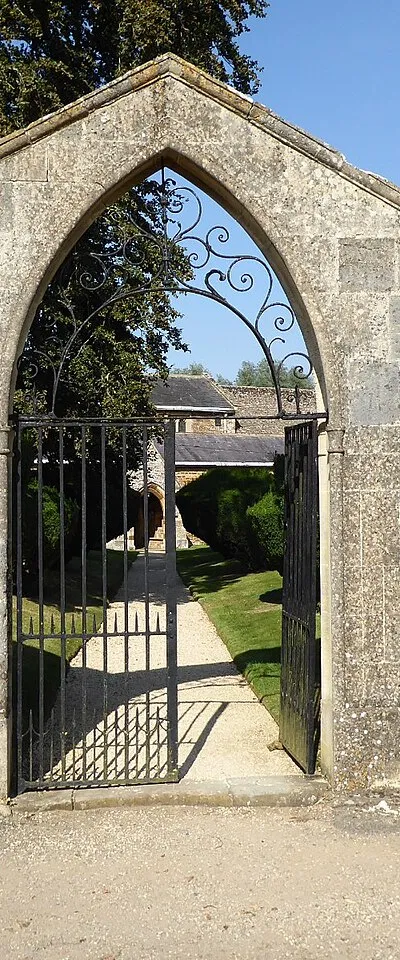 Arched gate