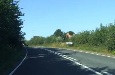 A422 approaching Pillerton Priors