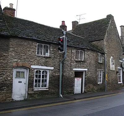 16 Thames Street, Lechlade
