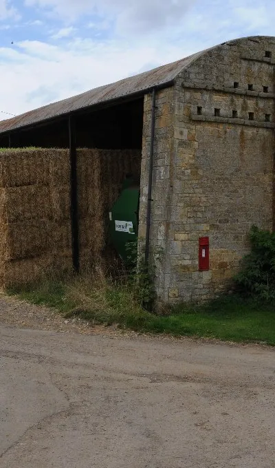A traditional cum Dutch barn