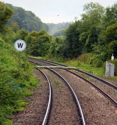 Approaching Frampton Level Crossing