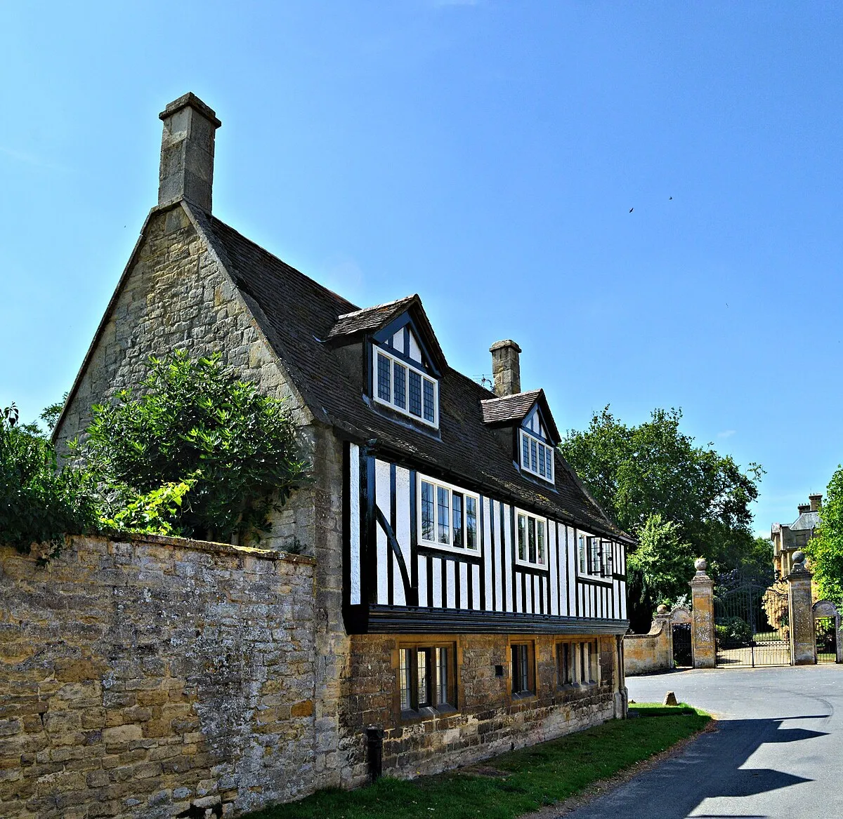 1, Church Row, Overbury