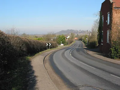 A417 to Ledbury passing through Hartpury Showing the higher ground to the SE of Corse and Staunton.