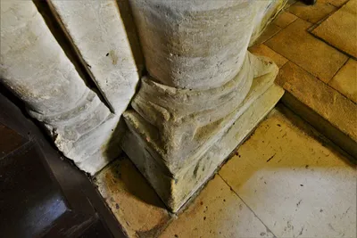 Elkstone, St. John the Evangelist Church: Column base detail on the original Norman tower arch