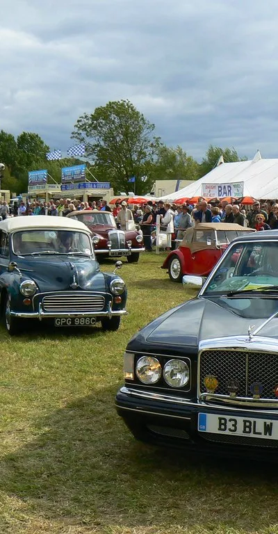 Bentley at the White Horse Show, Uffington 2011