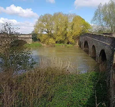 Between the bridges, Pershore Bridges Picnic Area