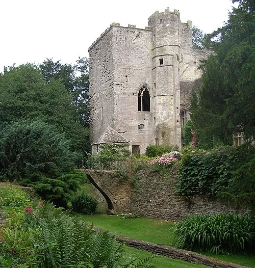 *Photographer C. Michael Hogan, the copyright holder, licences this image as described below.
Photo taken July 6, 2006
Photo of Beverston Castle gatehouse, Gloucestershire, England