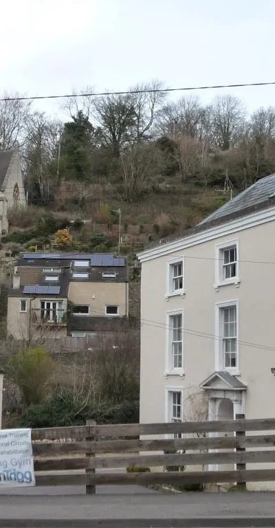 Buildings below, on and above High Street, Chalford