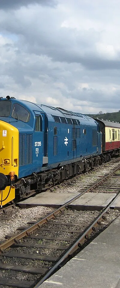 Class 37 37215 Winchcombe Gloucestershire and Warwickshire Railway 05-04-2009