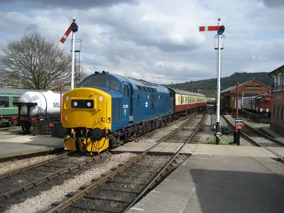 Class 37 37215 Winchcombe Gloucestershire and Warwickshire Railway 05-04-2009