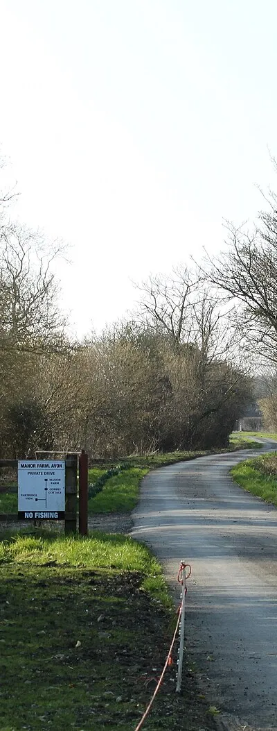 2011 : Entrance to Manor Farm, near Avon