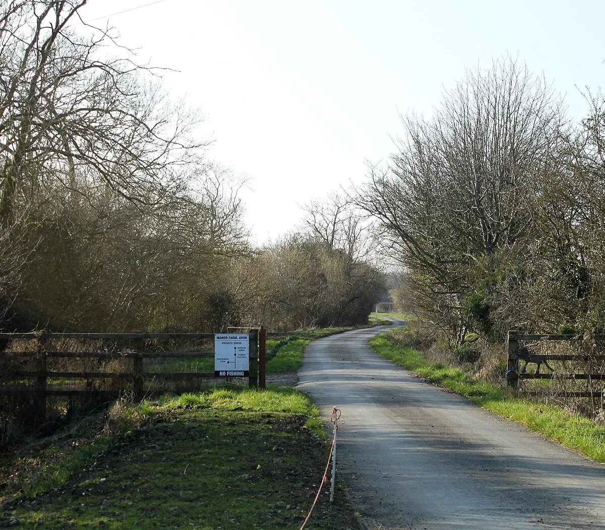 2011 : Entrance to Manor Farm, near Avon