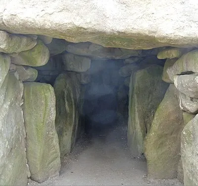 A Neolithic walk around Avebury [7] showing West Kennet Long Barrow