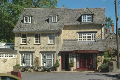 Bladon, Oxfordshire:Former tea room on the main road next to Bladon Methodist church.