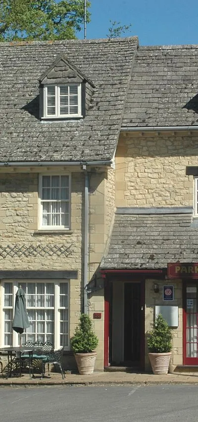 Bladon, Oxfordshire:Former tea room on the main road next to Bladon Methodist church.