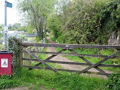 A walk through Cirencester Park and Stratton [28]
