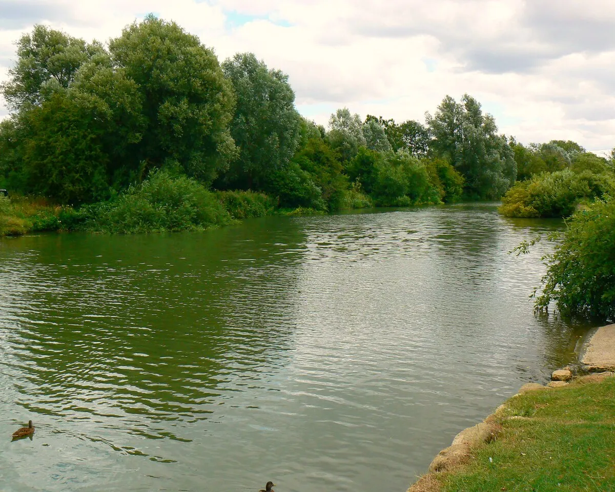 A view upstream, River Thames, Bablock Hythe