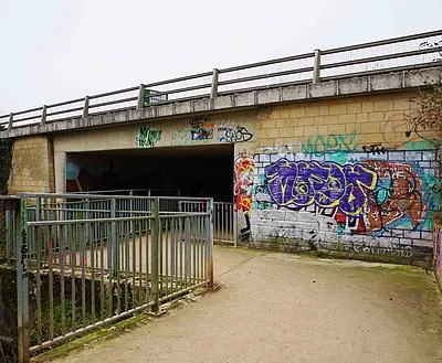 Approach to the entrance to the tunnel under A40 road, Witney, Oxon