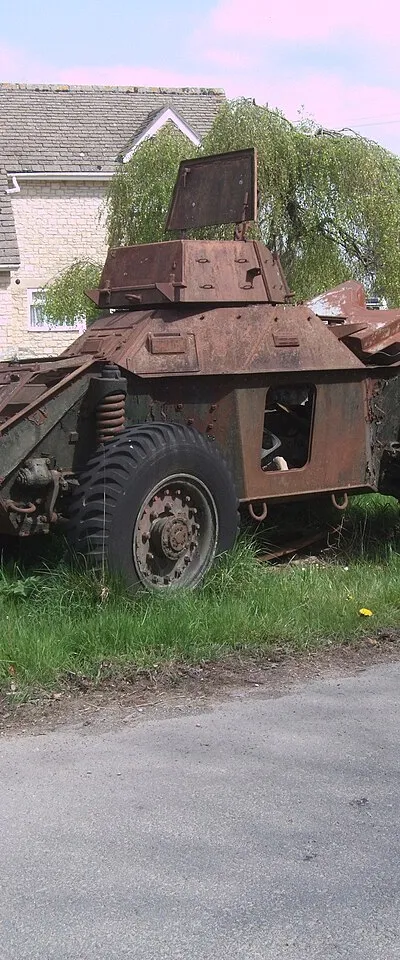 Armoured vehicle, Queen Street, Braydon