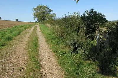 Bridleway along Tithe Lane heading for Adderbury