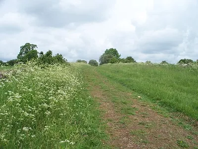 Bridleway to the B4068