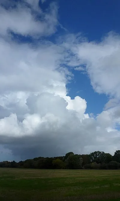 Big sky over the Long Reach