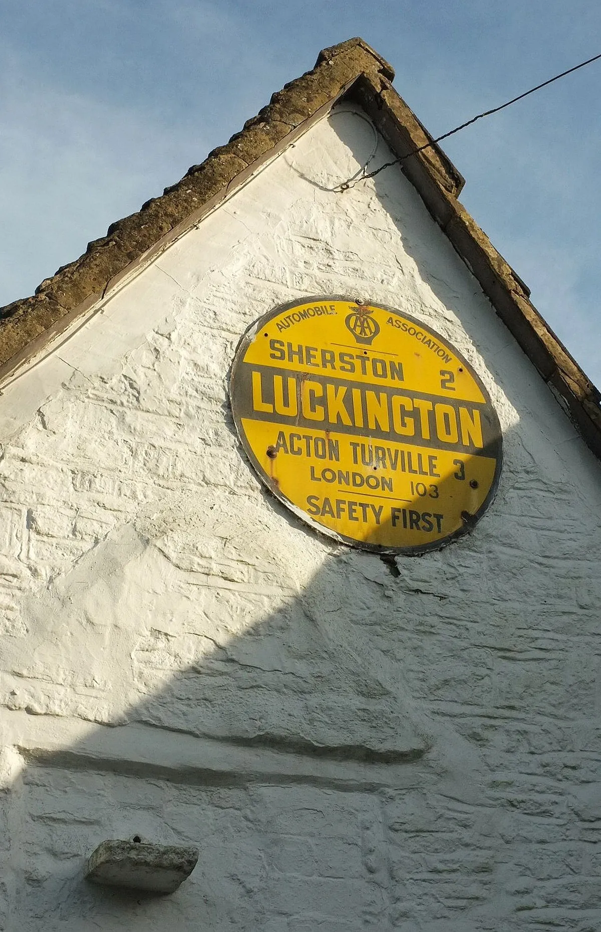 AA sign, Luckington