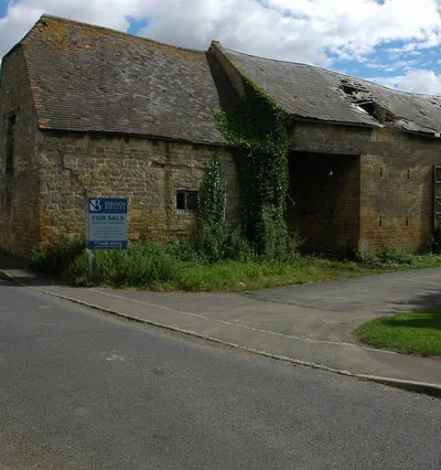 Barn at Weston-sub-Edge A Cotswold stone built barn in a bit of a sad state awaiting sale and conversion.