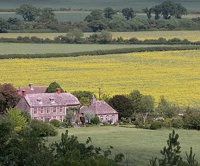 Burytown Farm taken from the top of Castle Hill Fort. This 17th C farmhouse is below Castle Hill Fort, to the North East of Broad Blunsden.
Photo taken looking North East.