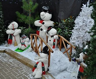 Broomhall : St Peter's Garden Centre - Christmas Display